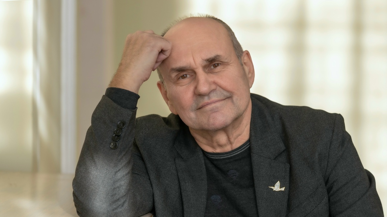 Его представили труппе 24 января