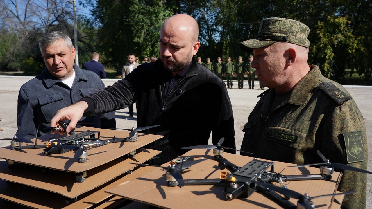 Губернатор Вячеслав Федорищев отметил отличившихся участников мобильных огневых групп отряда «БАРС — Крылья» В субботу, 19 сентября, губернатор Вячеслав Фед...