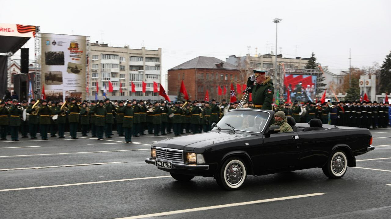 Парад Памяти в Самаре 7 ноября объединил героев спорта и войны О подробностях рассказал глава города Иван Носков