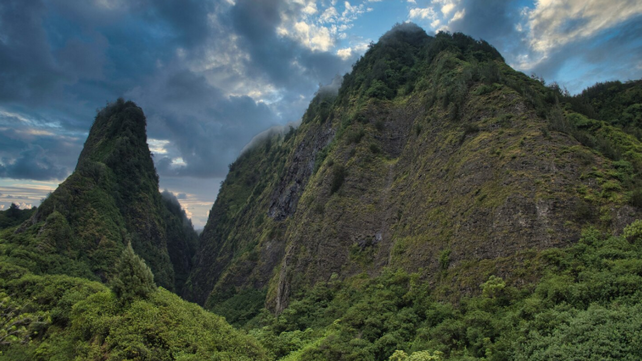 Под Гавайями найден «мега-сгусток» твердой железосодержащей породы Ученые выяснили, что мега-зона под Гавайями сос...