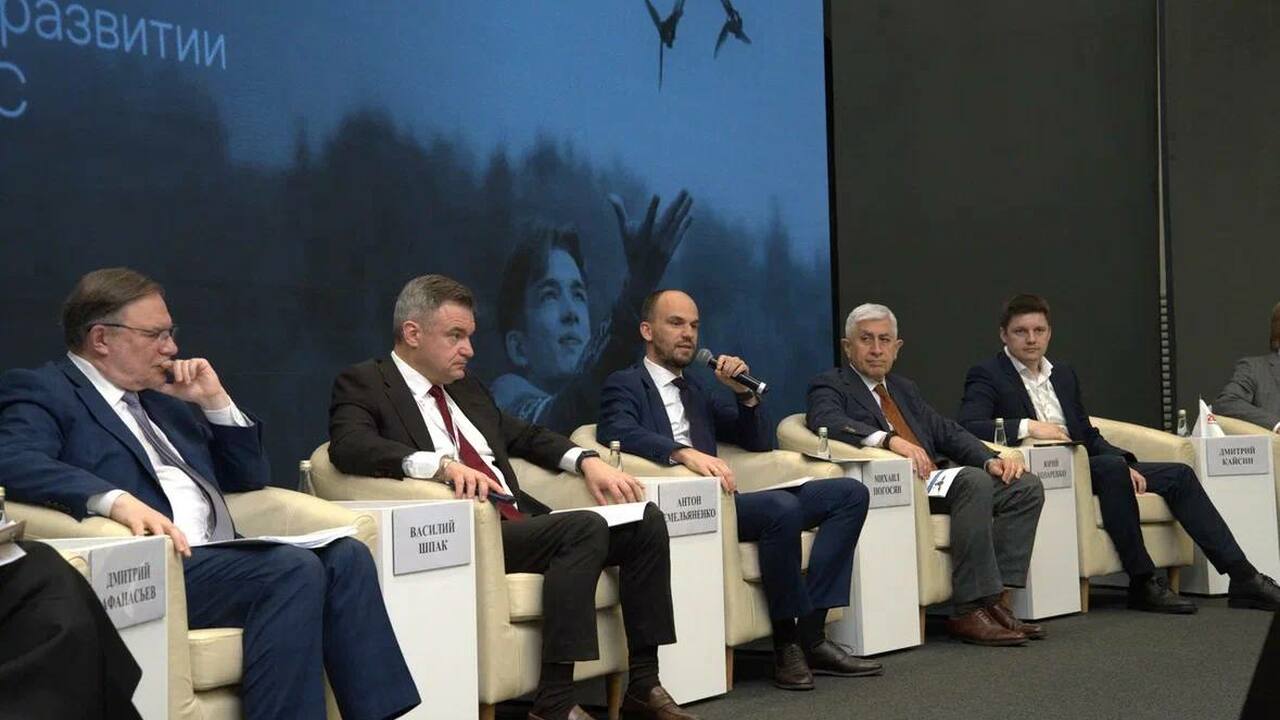 В Самарской области обсудили настоящее и будущее российских «беспилотных» специалистов В Самарской области обсудили настоящее и будуще...