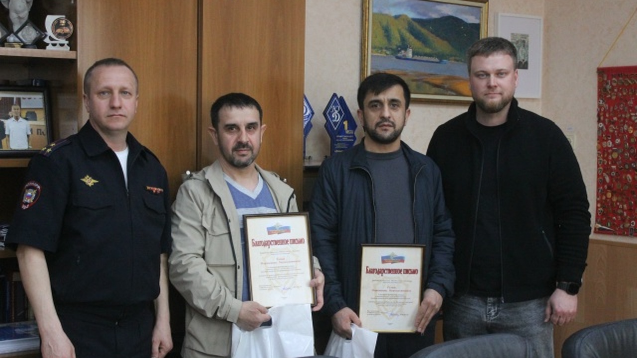 Таксист обратил внимание на тревожное поведение...