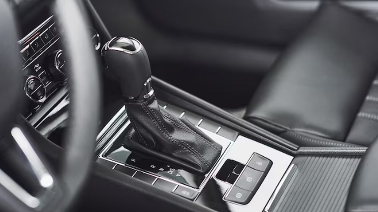 Новая формула утильсбора 2026: за 5 л.с. налог на электрокары и гибриды почти миллион рублей Новое правило расчёта мощности электромобилей у...