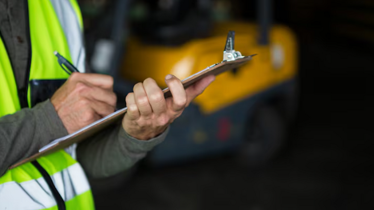 Что ждёт водителей в 2026 году: новые штрафы, знаки и правила продления прав В 2026 году российские автомобилисты столкнутся...