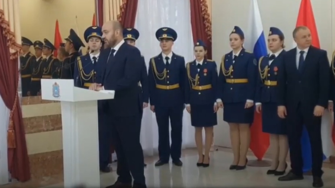 Губернатор Федорищев назвал Самарскую область одним из самых спортивных регионов В Самаре прошла церемония вручения паспортов шк...