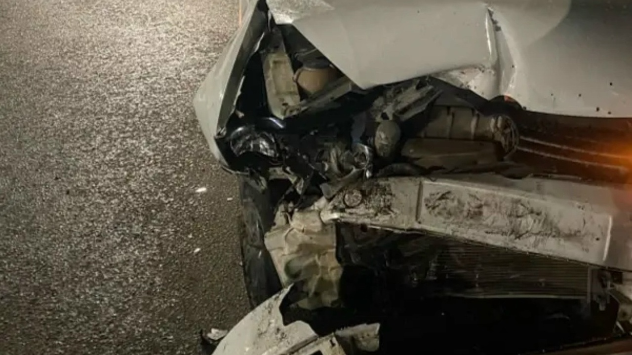 ВАЗ-2115 ехал по улице Промышленности в направл...
