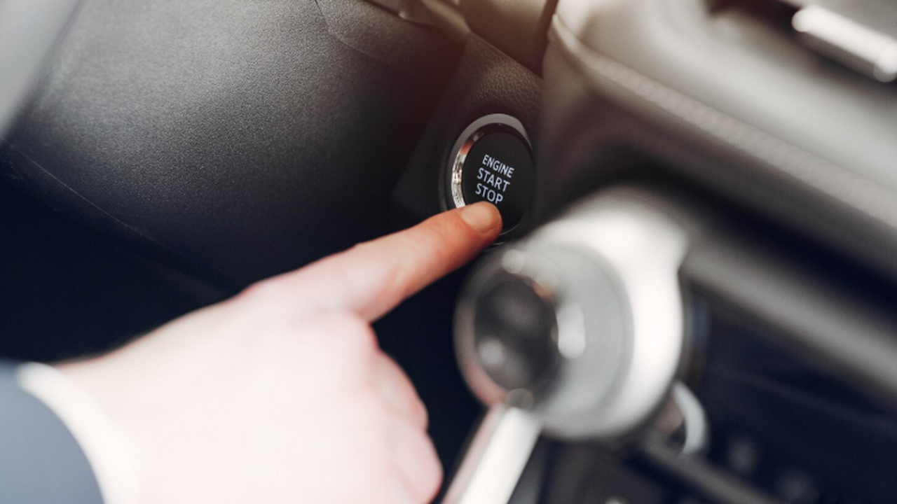 Короткая пауза после включения зажигания позвол...