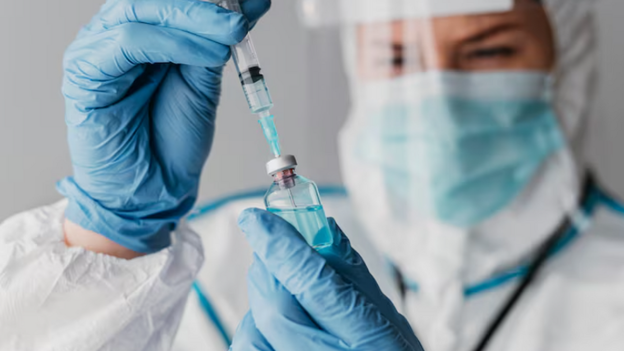 Бесплатные онковакцины в России: кому достанется шанс на лечение В 2026 году Минздрав России планирует включить ...