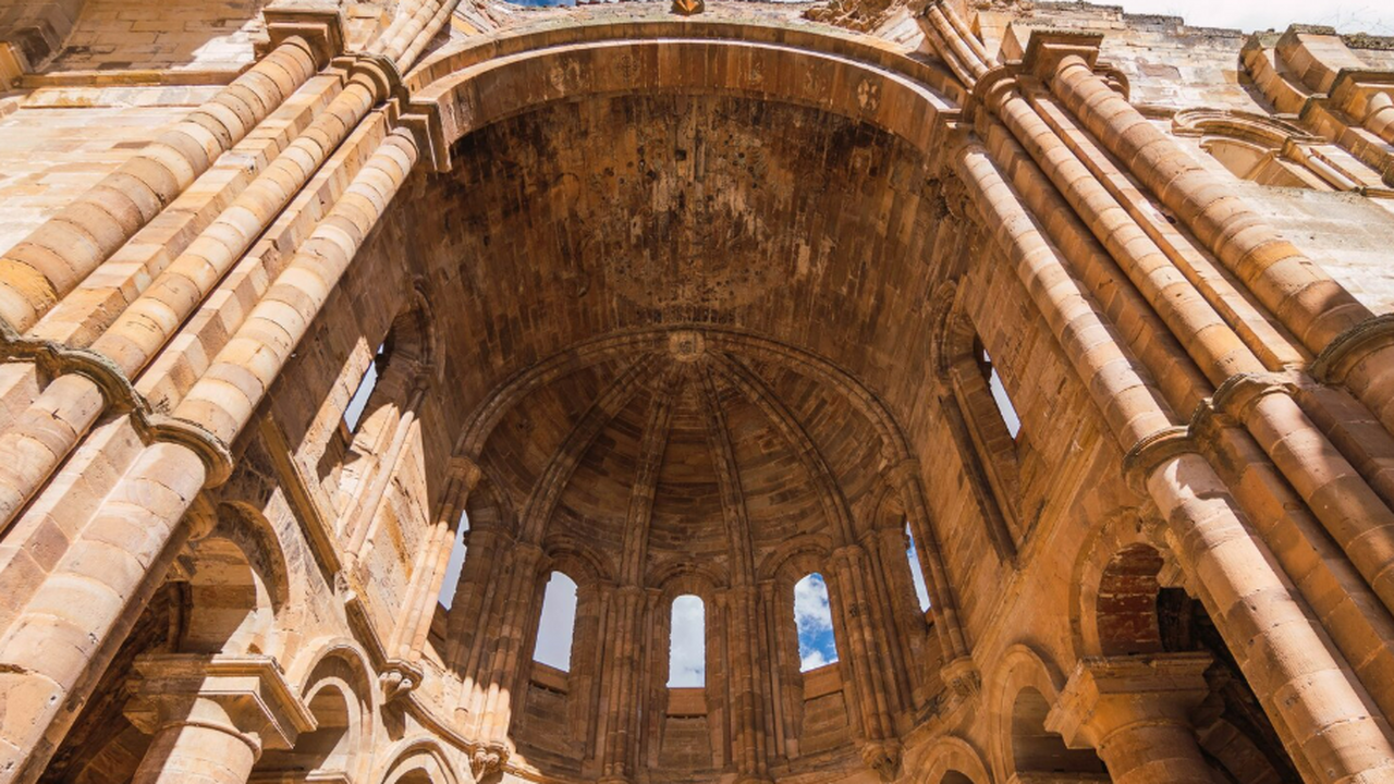 В византийском соборе найдены двойной баптистерий и необычный мраморный блок Раскопки в Гиппосе выявили собор с двумя баптис...