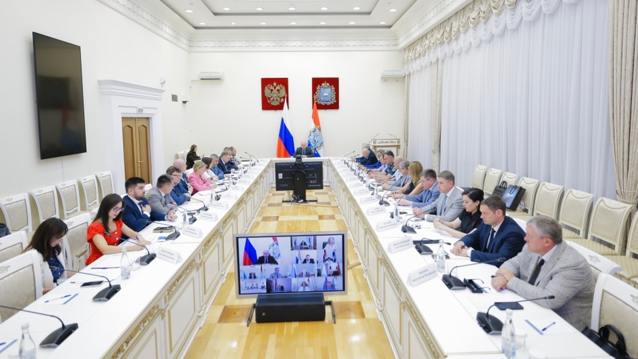 Особое внимание – обеспечению топливом специаль...