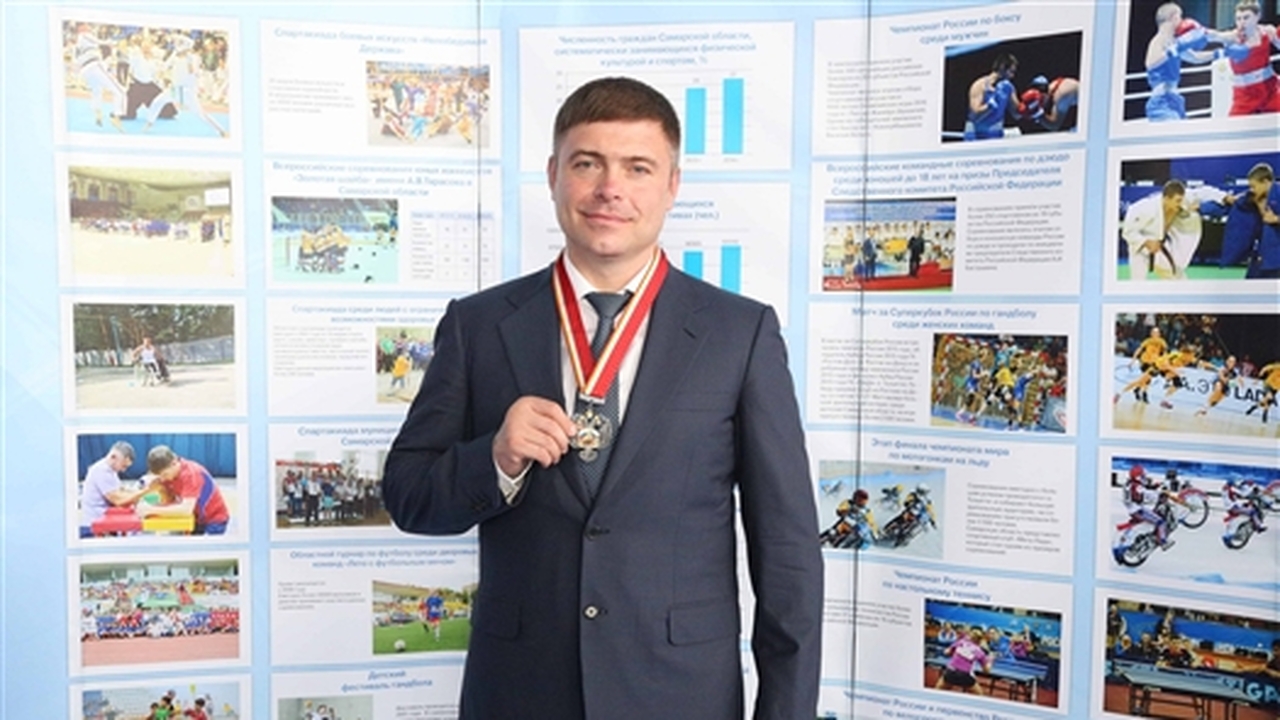 Почетного президента федерации бокса области увезли в Москву после задержания Андрей Королев был задержан силовиками в Самарс...