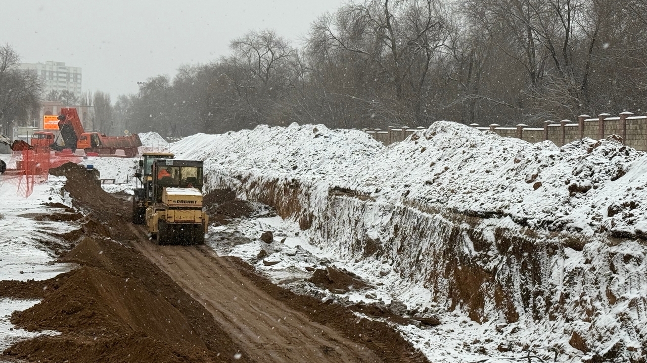 Полувековой коллектор обновляют на улице Алма-Атинской в Самаре ради 3 районов Общая протяженность коллектора - 38 км