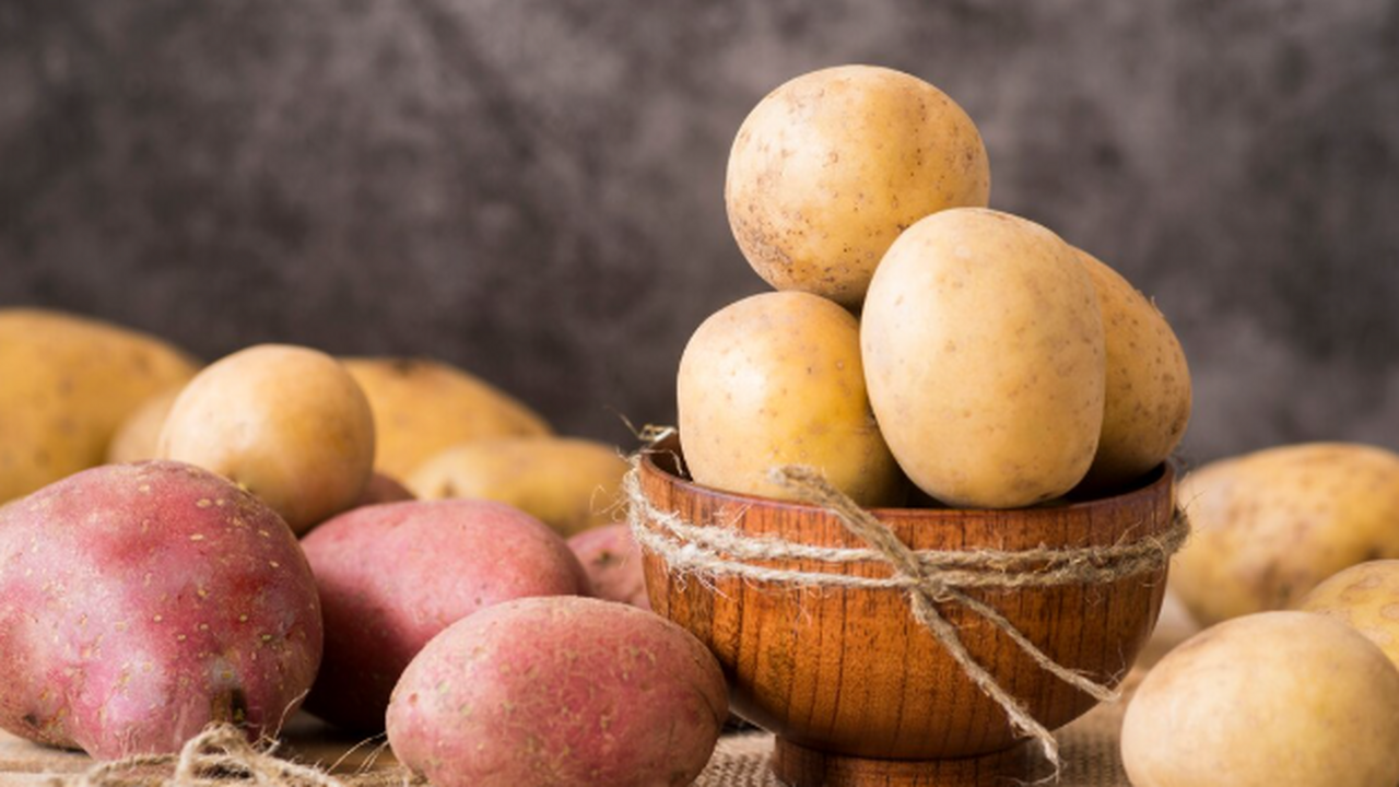 Обходите такие сорта картофеля стороной: на вкус пресные — в супе как вата, а пюре всегда с комочками Какую картошку не стоит сажать? Агроном назвал ...