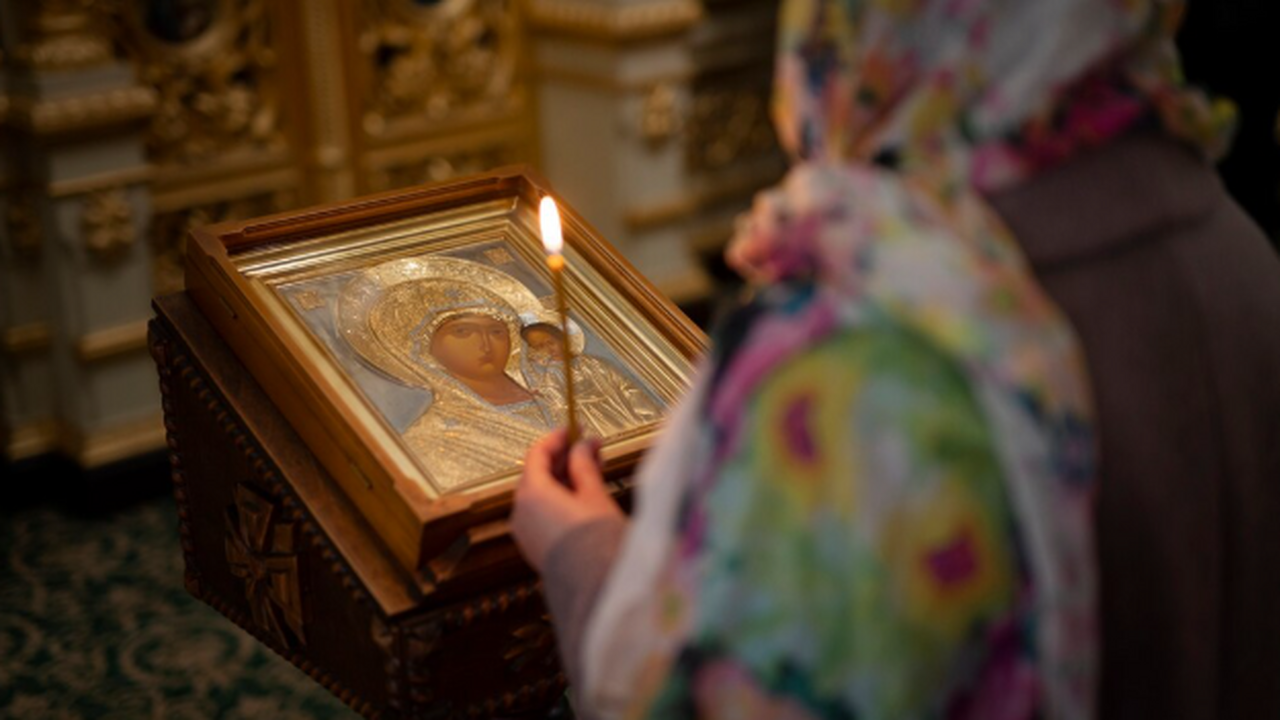 Русская Церковь разъяснила: как правильно утилизировать старые иконы Весной 2025 года в Пензе на берегу реки Суры на...