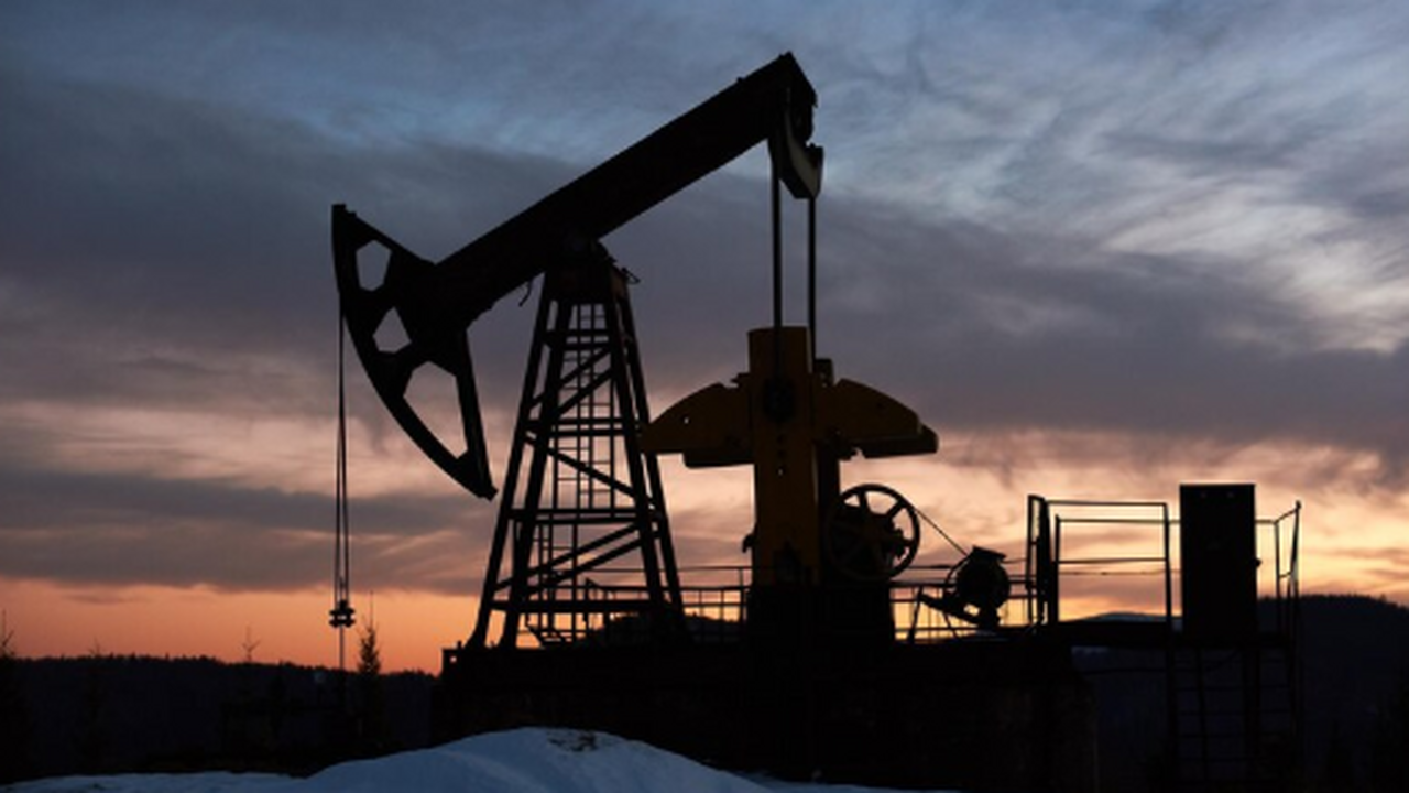 Учёные КФУ и «Татнефть» открыли новый источник нефти в Волго-Уральском регионе Учёные КФУ и «Татнефть» открыли новый источник ...