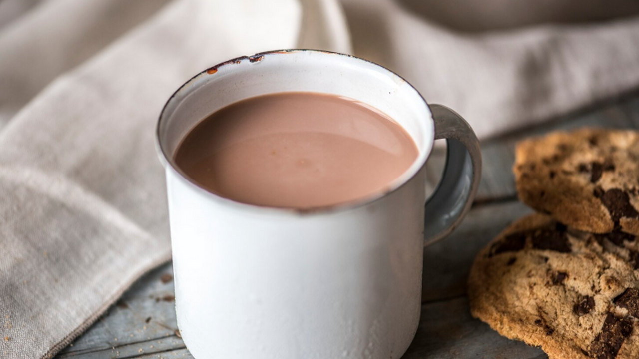 Какао с флаванолами помогает нейтрализовать вред сидячей работы: исследование Приём флаванолов перед длительным сидением подд...