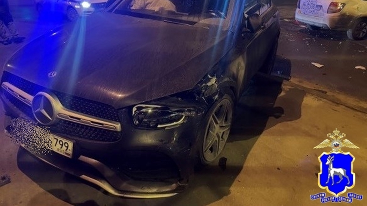 20 марта в Самаре водитель LADA Granta спровоцировала ДТП с Mercedes-Benz В ДТП пострадал один человек