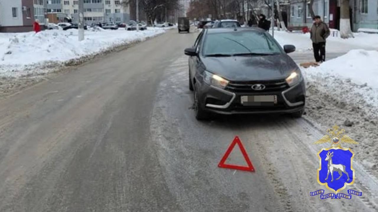 В Тольятти водитель Lada Vesta совершил наезд н...