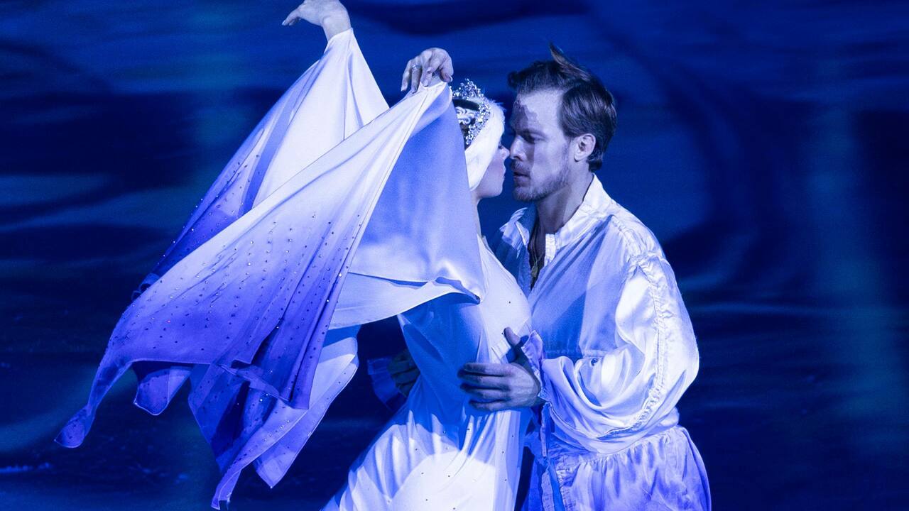 Во время гала-шоу «Ледниковый период» в Санкт-П...