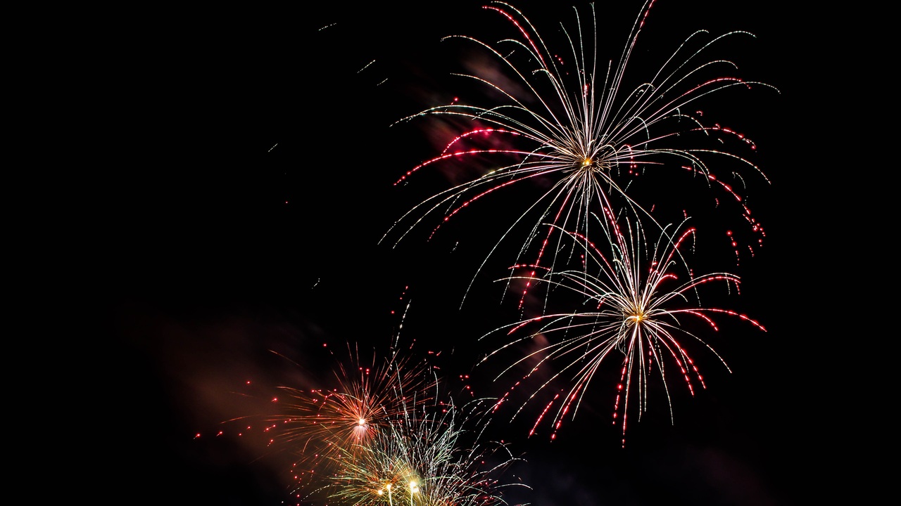 Праздничный салют озарит набережную Самары в День защитника Отечества Будет произведено 30 залпов из гаубиц