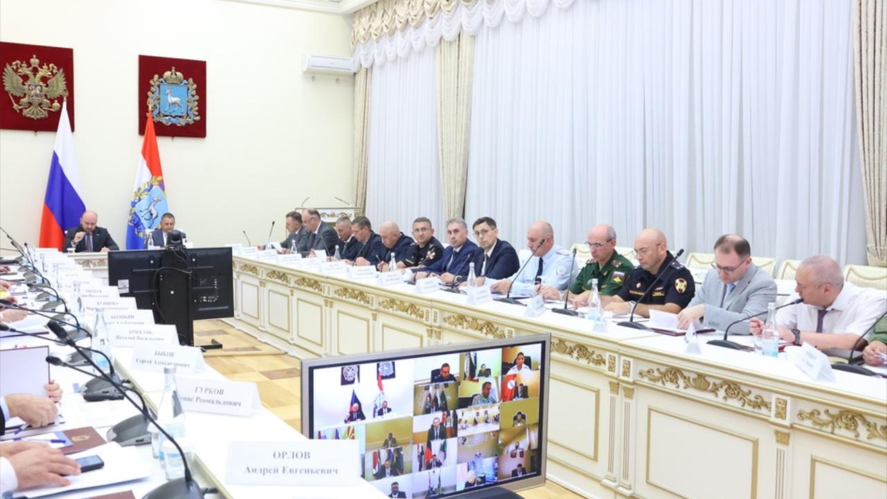 В Самаре проведено совместное заседание антитеррористической комиссии и оперативного штаба Заседание началось с минуты молчания в память о...