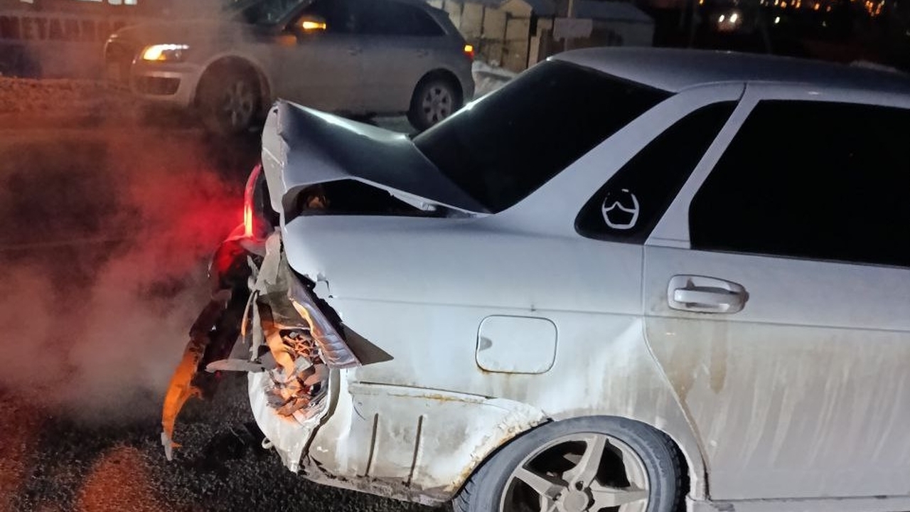 В ДТП столкнулись Lada Priora и Kia Sportage