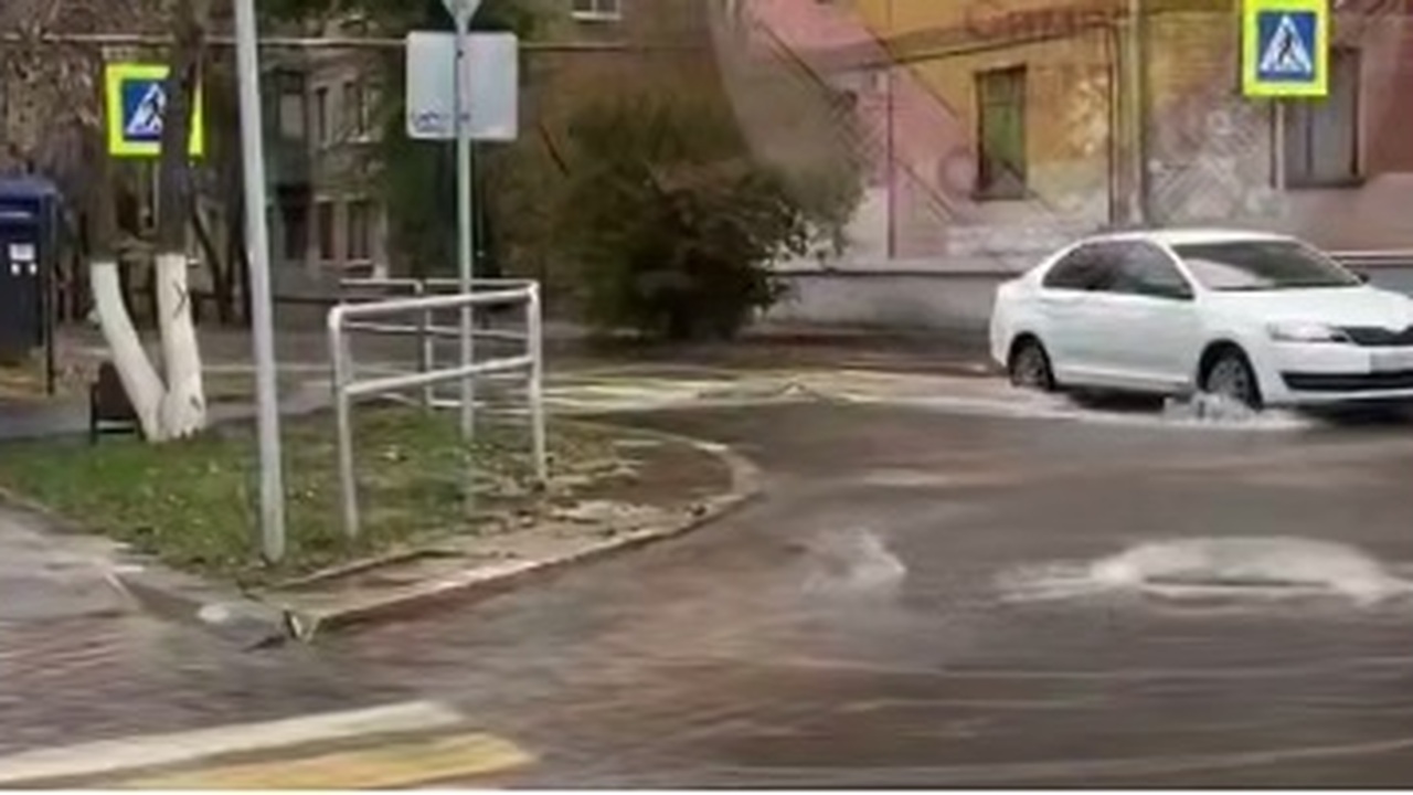 Жители трех улиц Самары временно испытывают проблемы с водой На месте работают аварийные бригады РКС-Самара