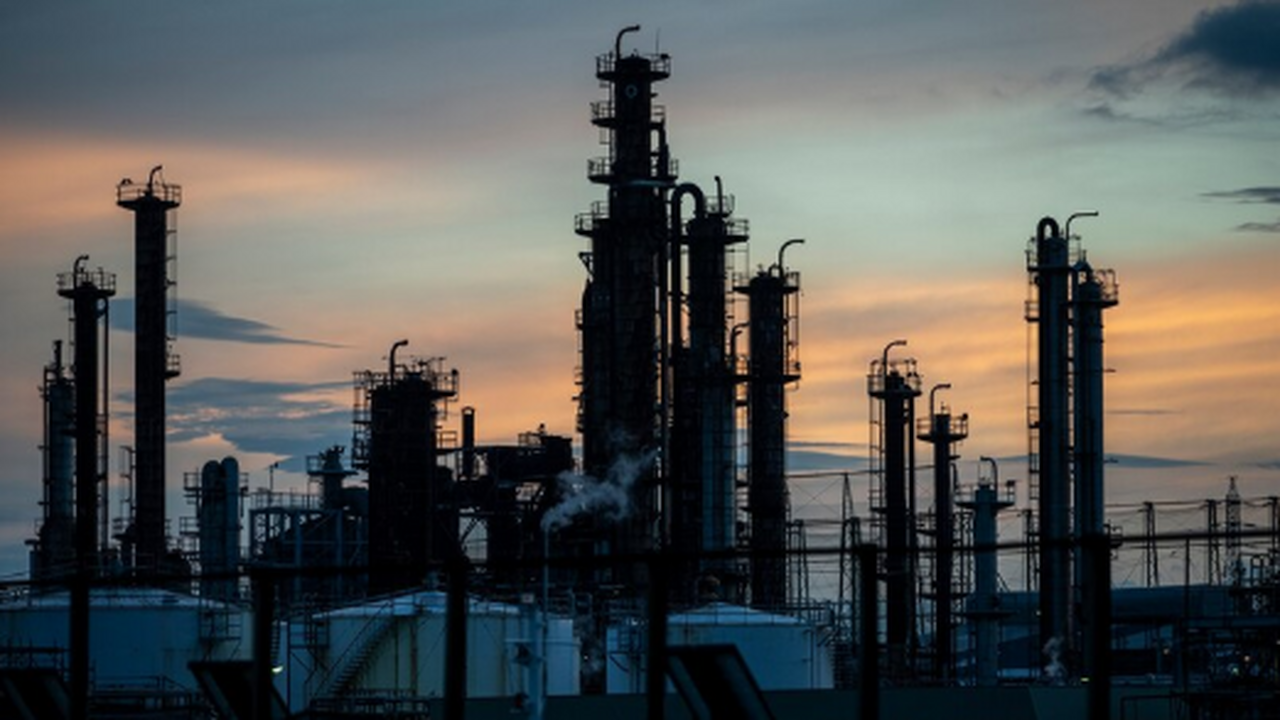 Ученые КФУ создали каталитическое вещество для добычи тяжелой нефти Ученые создали каталитическое вещество для добы...