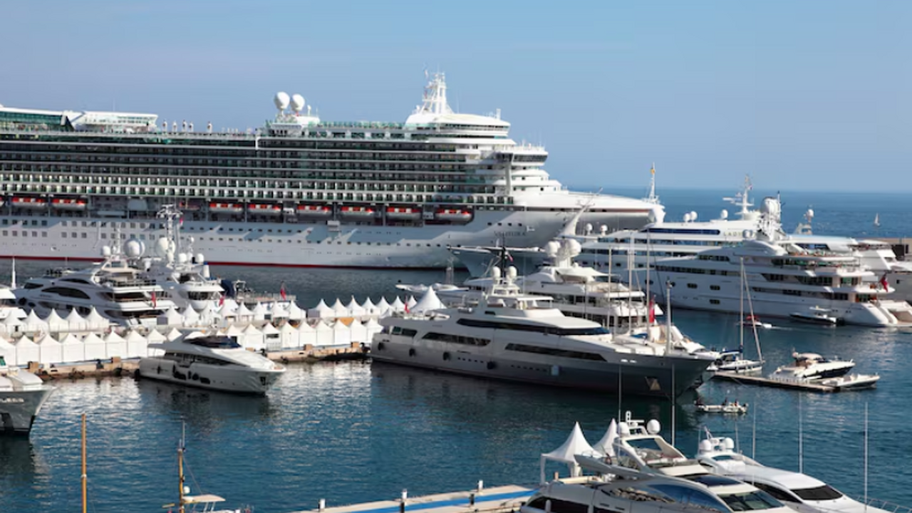 Электролайнер «Байкал» построят для круизов и плавучей гостиницы на озере Круизный электролайнер «Байкал», строительство ...