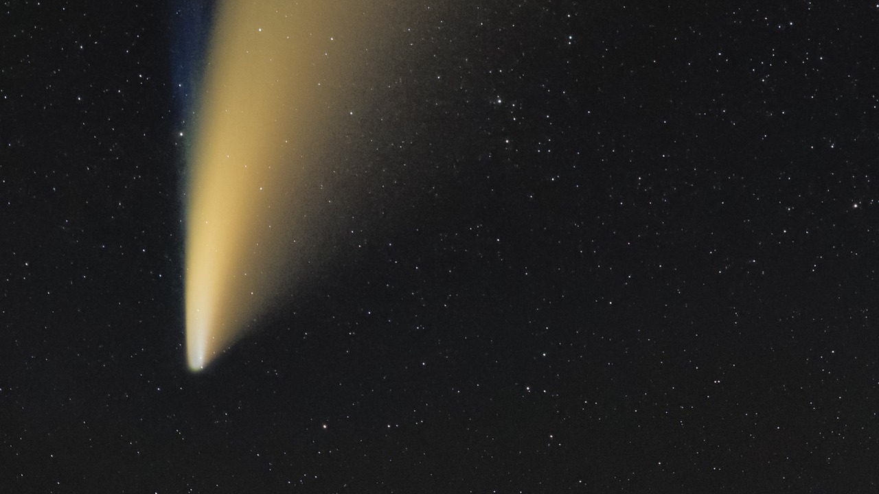 Изменения вращения кометы связаны с испарением ...