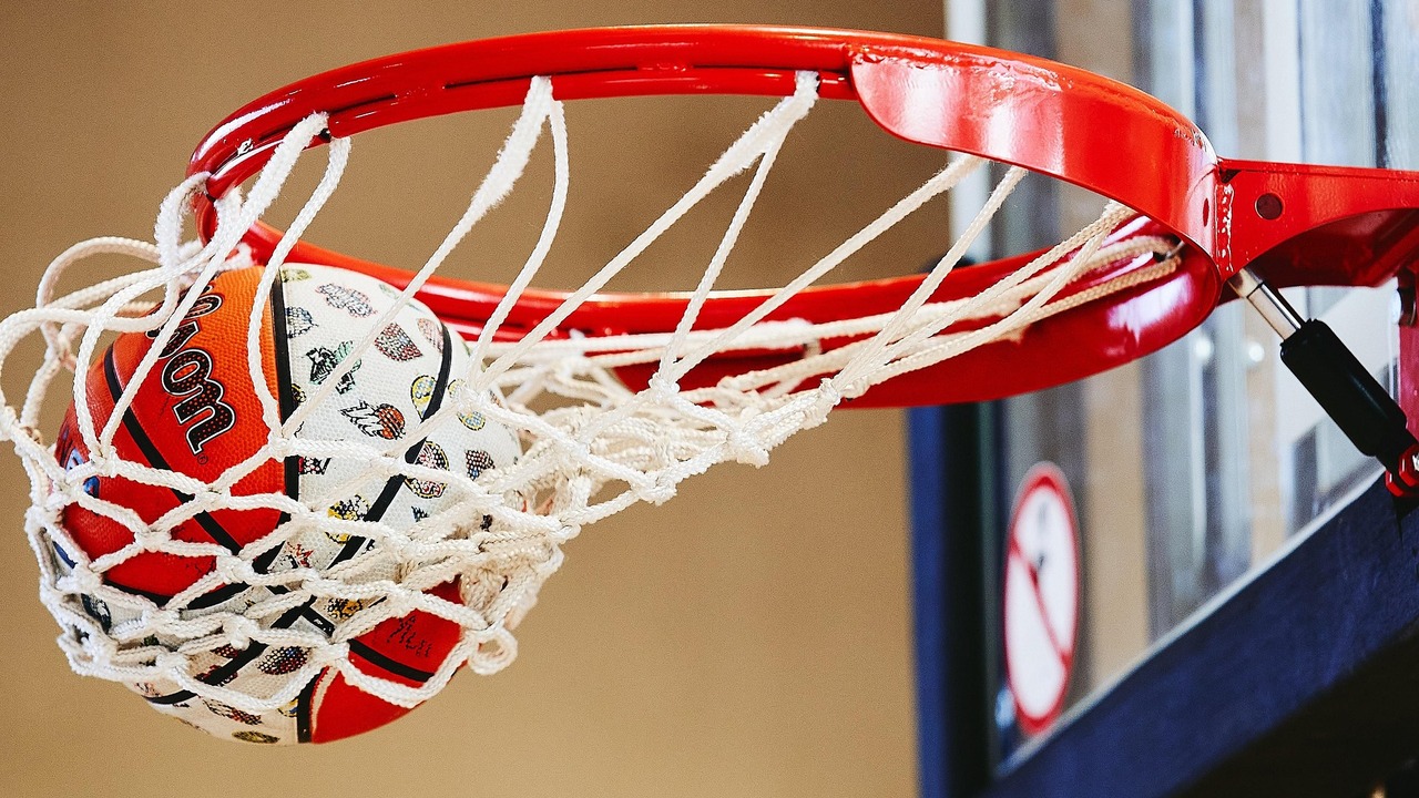 Бывший владелец баскетбольного клуба «Самара» обанкротился, команды работают Для обеспечения работы клубов создана новая стр...