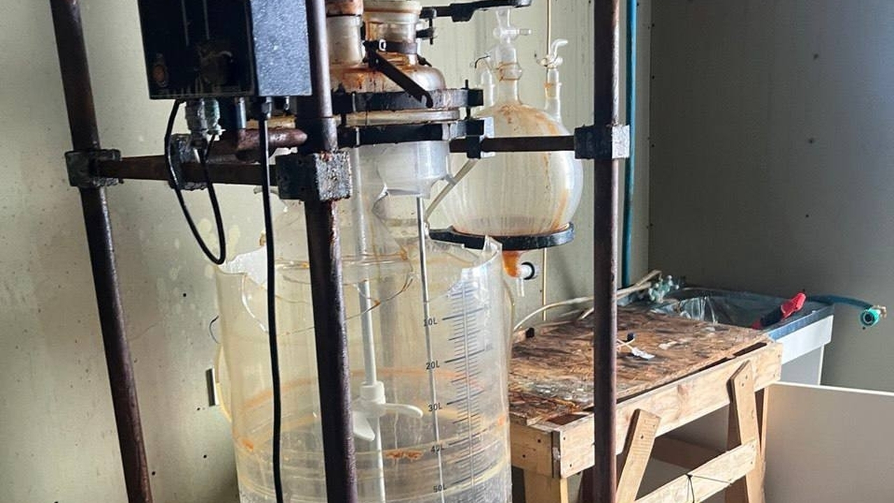 Полицейскими было изъято 29 кг наркотиков и 400...