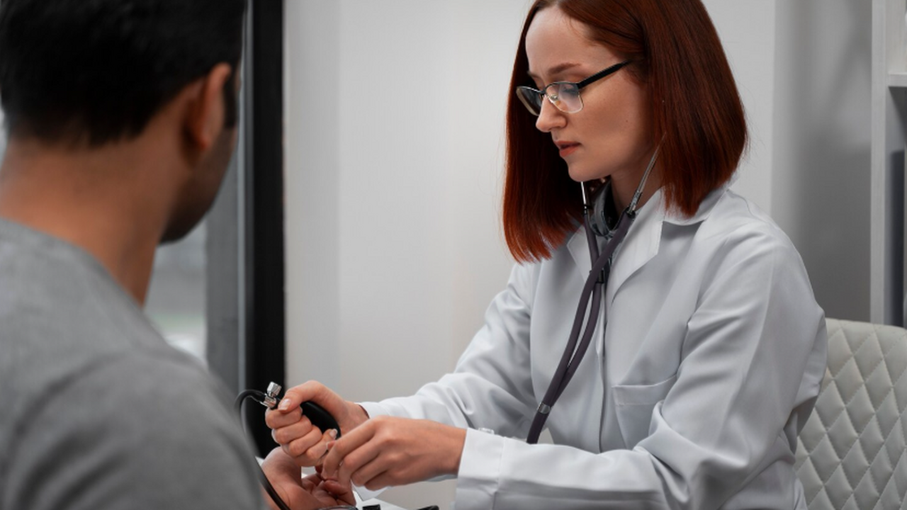 Мясников: пациенты жалуются на врачей, потому что с ними не говорят Мясников рассказал о типичной, но мало проговар...