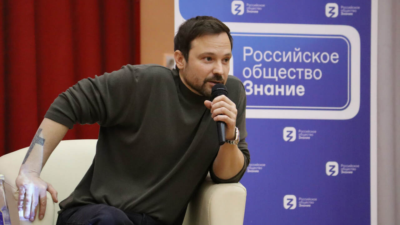 Литературные клубы в стране открываются в рамка...