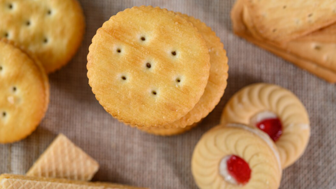 Этот рецепт печенья уже стал семейной традицией — готовлю с цитрусовой начинкой так, что все просят добавки Почему эти рулетики — не просто печенье Есть вы...