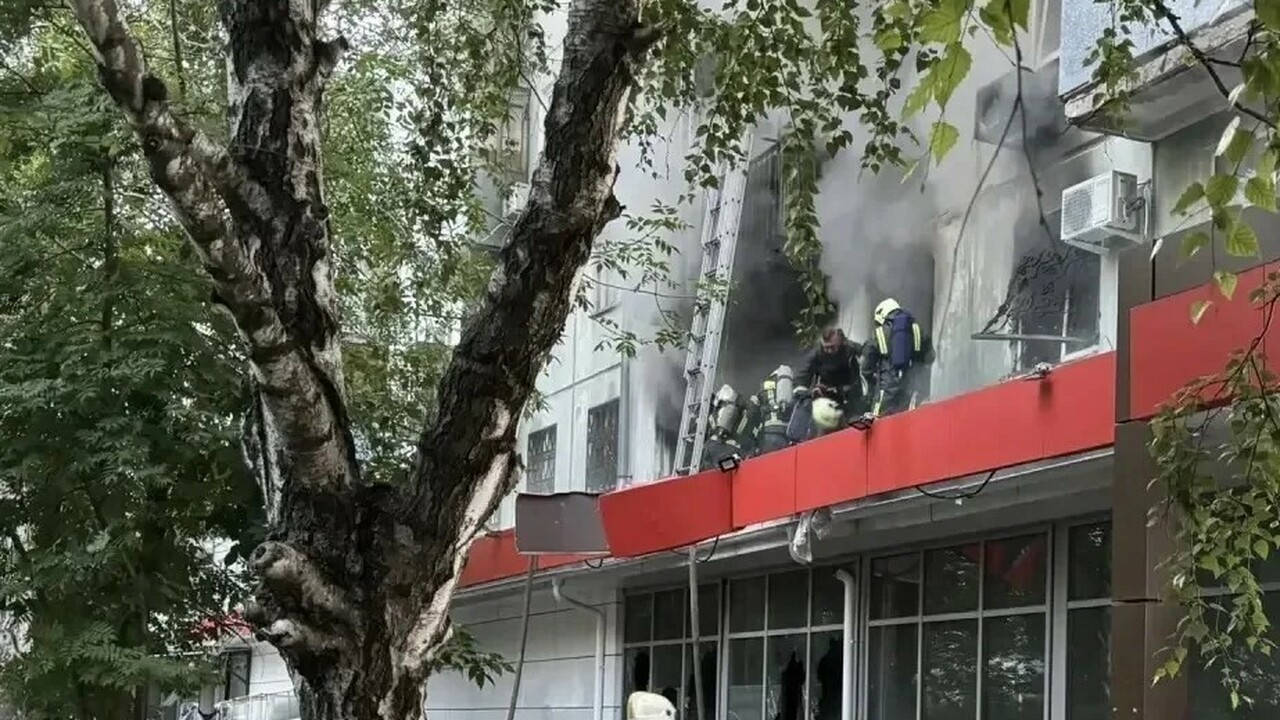 Постановления о выделении средств подписал перв...