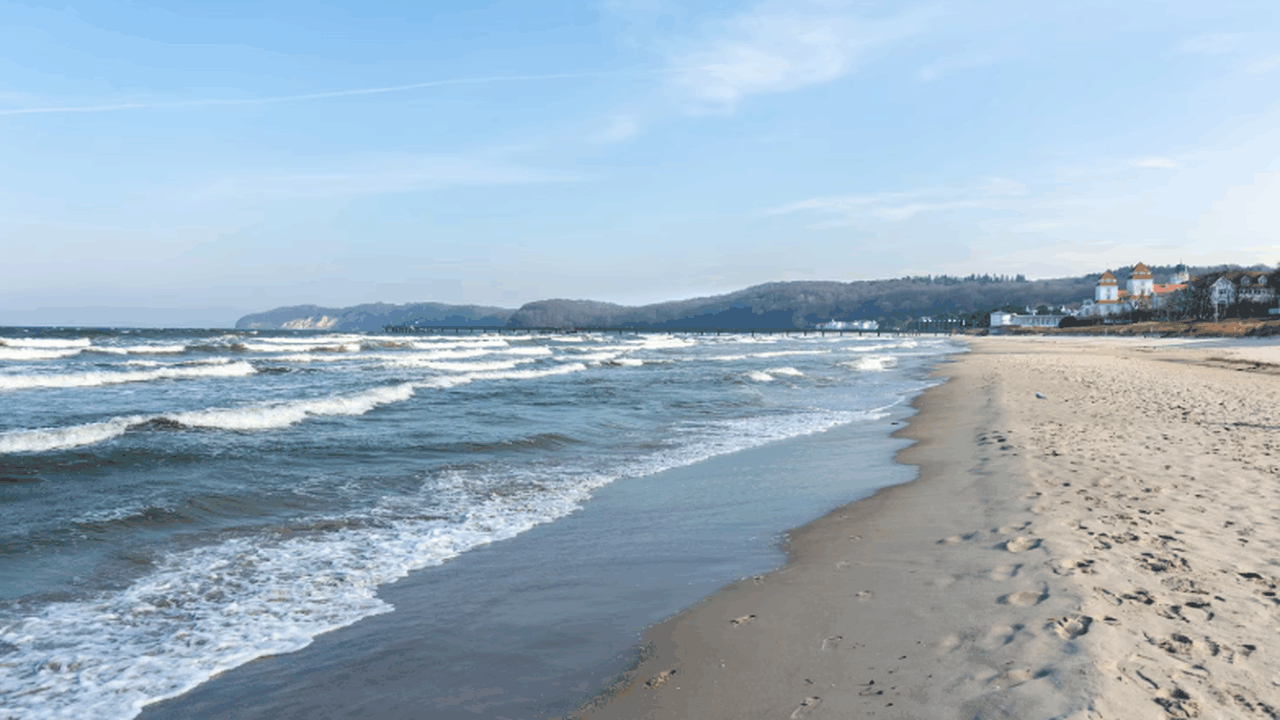 У берегов Анапы обнаружено новое нефтяное пятно...