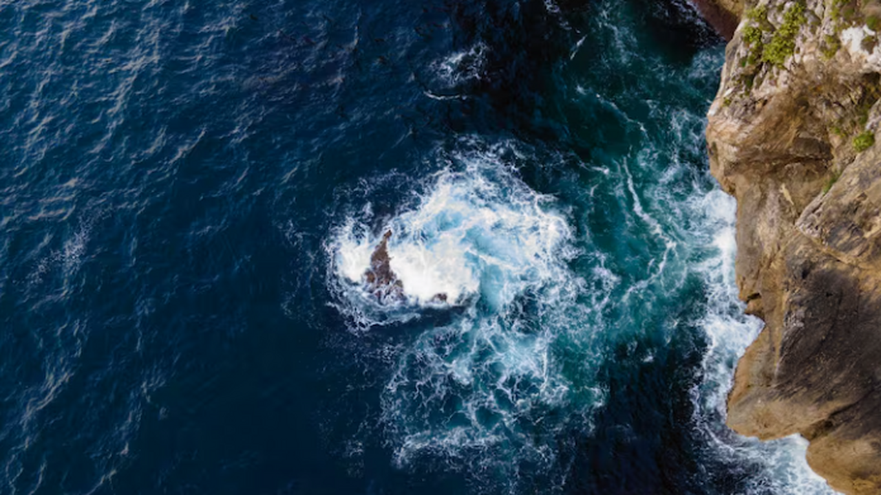 Данные «Кассини»: север Энцелада теплее моделей на 7 °C из‑за утечки тепла Исследование международной группы впервые зафик...