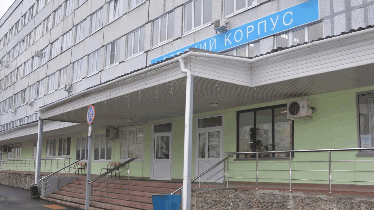 В детском отделении Тольяттинской больницы №5 проводят поэтапные ремонтные работы В этом году в операционном блоке и приемном отд...