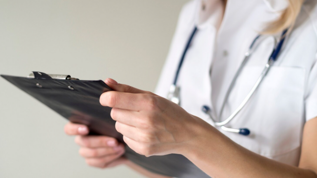 Инфекционист Евгения Даева в интервью Sputnik с...