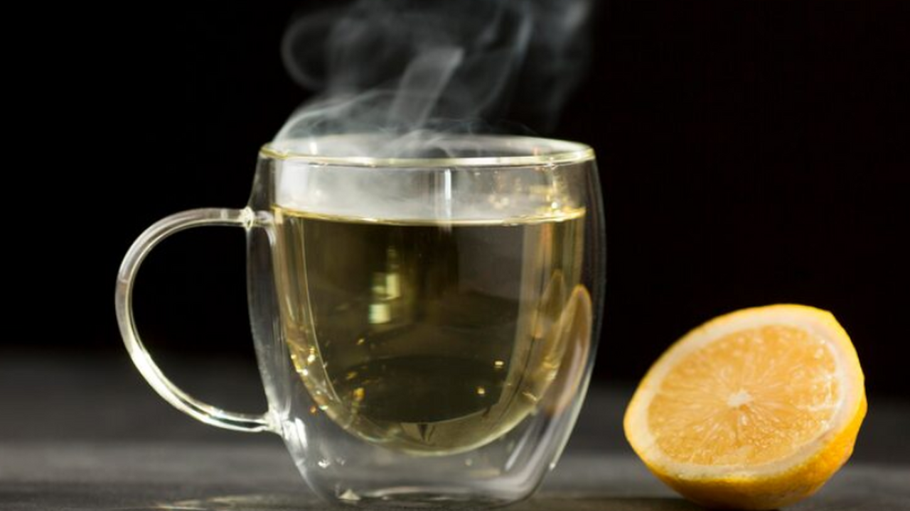 Привычка регулярно пить очень горячий чай и коф...