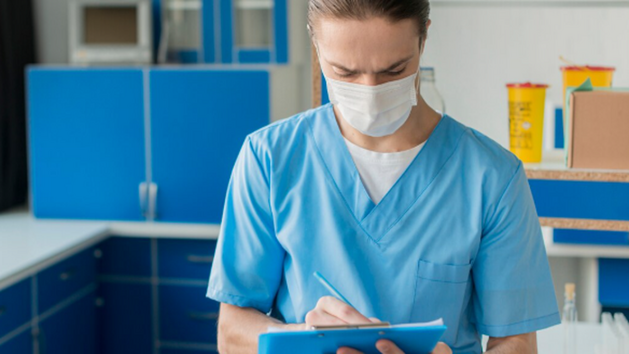 Потребность в медицинских кадрах в России остае...