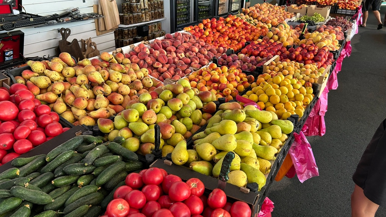 Вся карантинная продукция, запрещенная к ввозу,...