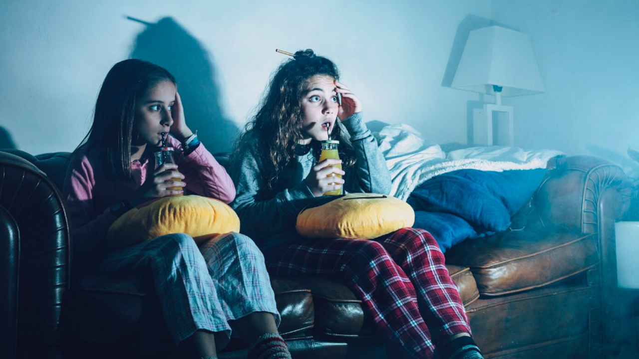 Просмотр фильмов ужасов во время еды может влия...