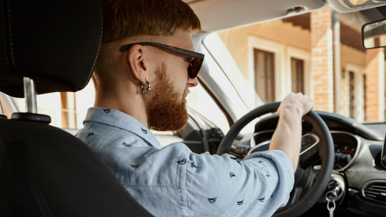 Музыка за рулём влияет на внимание и управление...