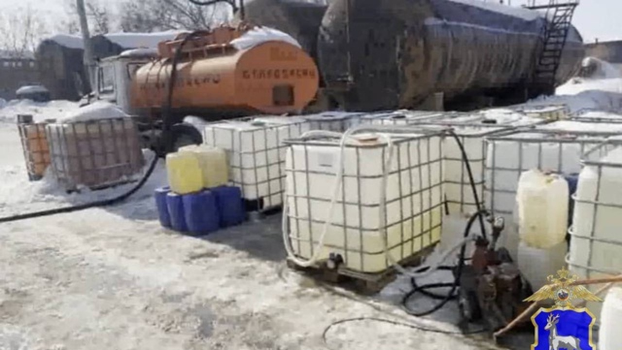 Дело передано в суд: ОПГ из 15 человек похитила 37 тонн нефтепродуктов в Тольятти Расследование дела завершено, материалы передан...