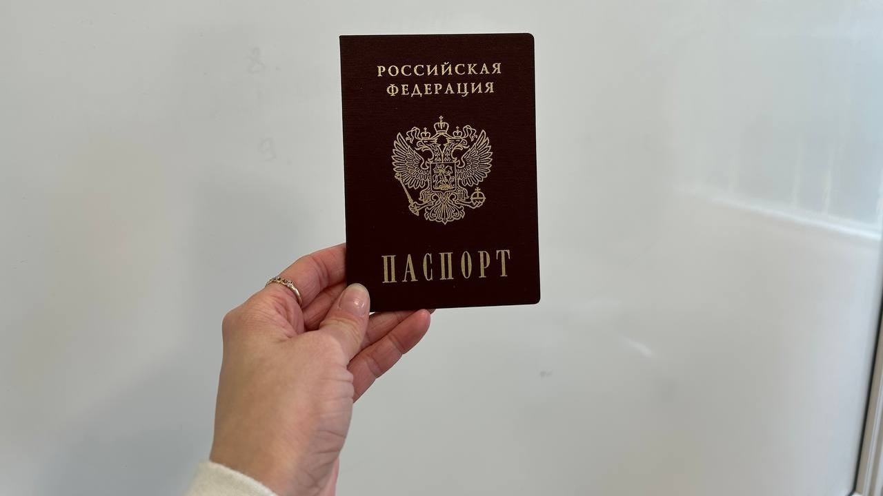 Она говорит, что жизнь в России превзошла все е...