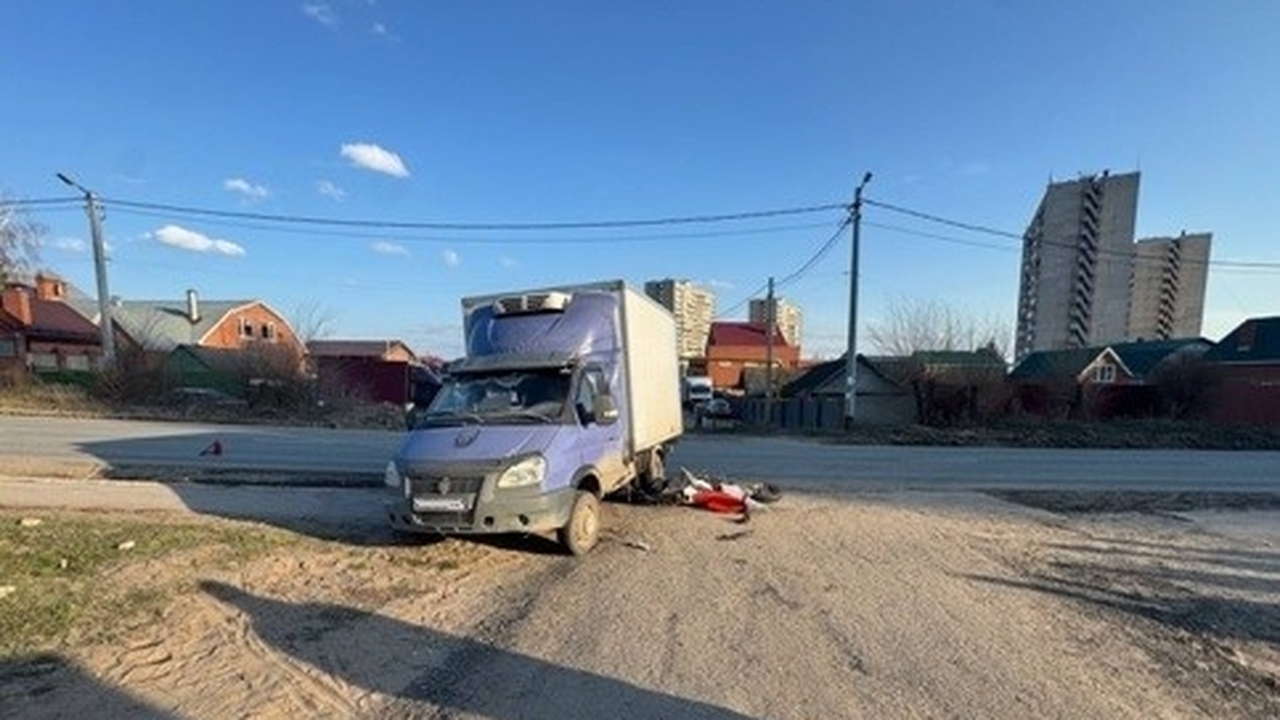 В Комсомольском районе мотоцикл столкнулся с гр...