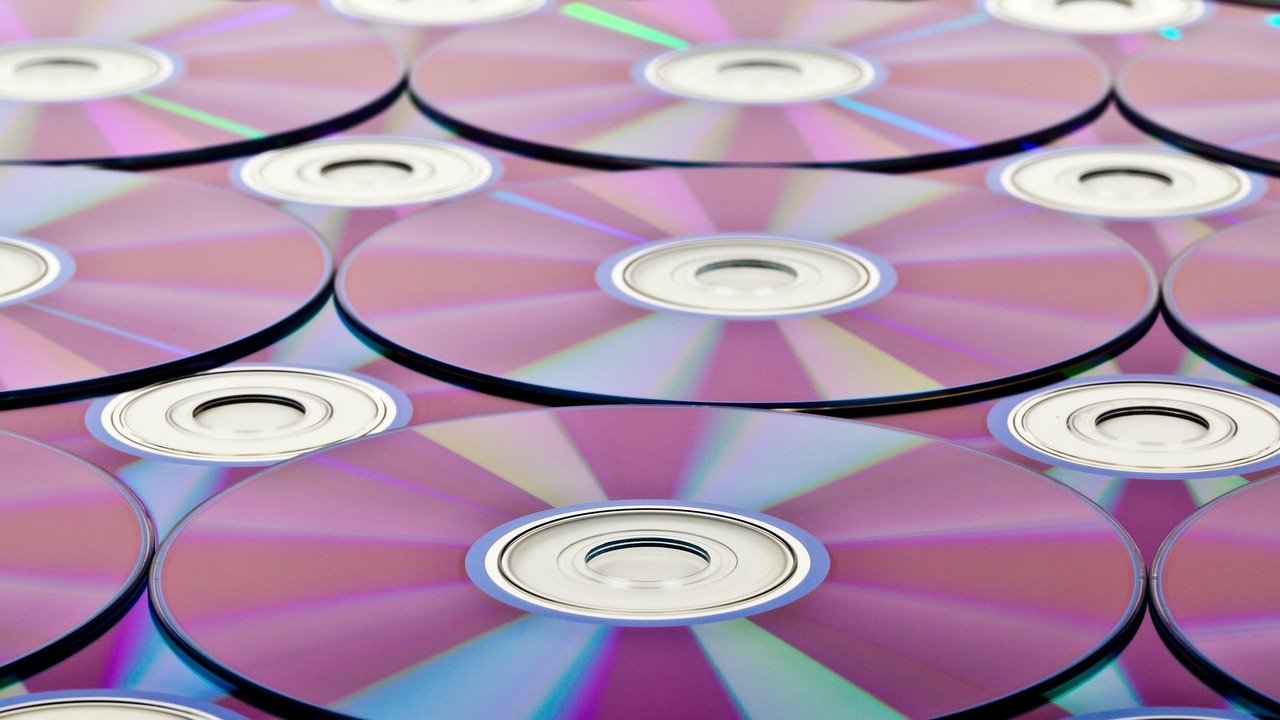 Fujitsu идет против течения: новые ноутбуки с Blu-ray в эпоху стриминга Компания объясняет это консервативностью японск...