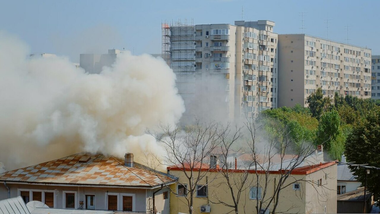 В доме на Каховской в Самаре загорелась квартира